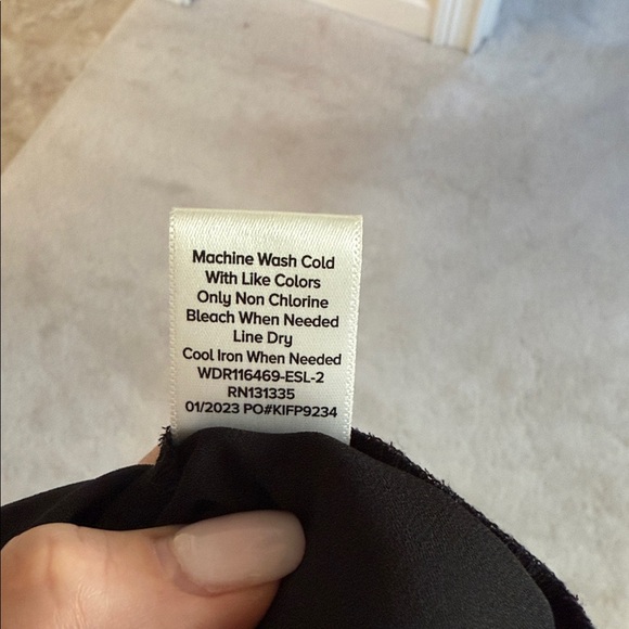 NEW Evereve Josie Dress, Vibrant Floral Print, Smocked Waist, Sleeveless, Medium - Picture 9 of 9